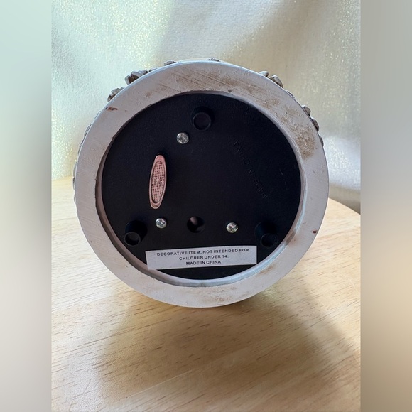 Skeleton Musical Halloween Globe with Skeleton Couple Getting Married - Picture 9 of 9